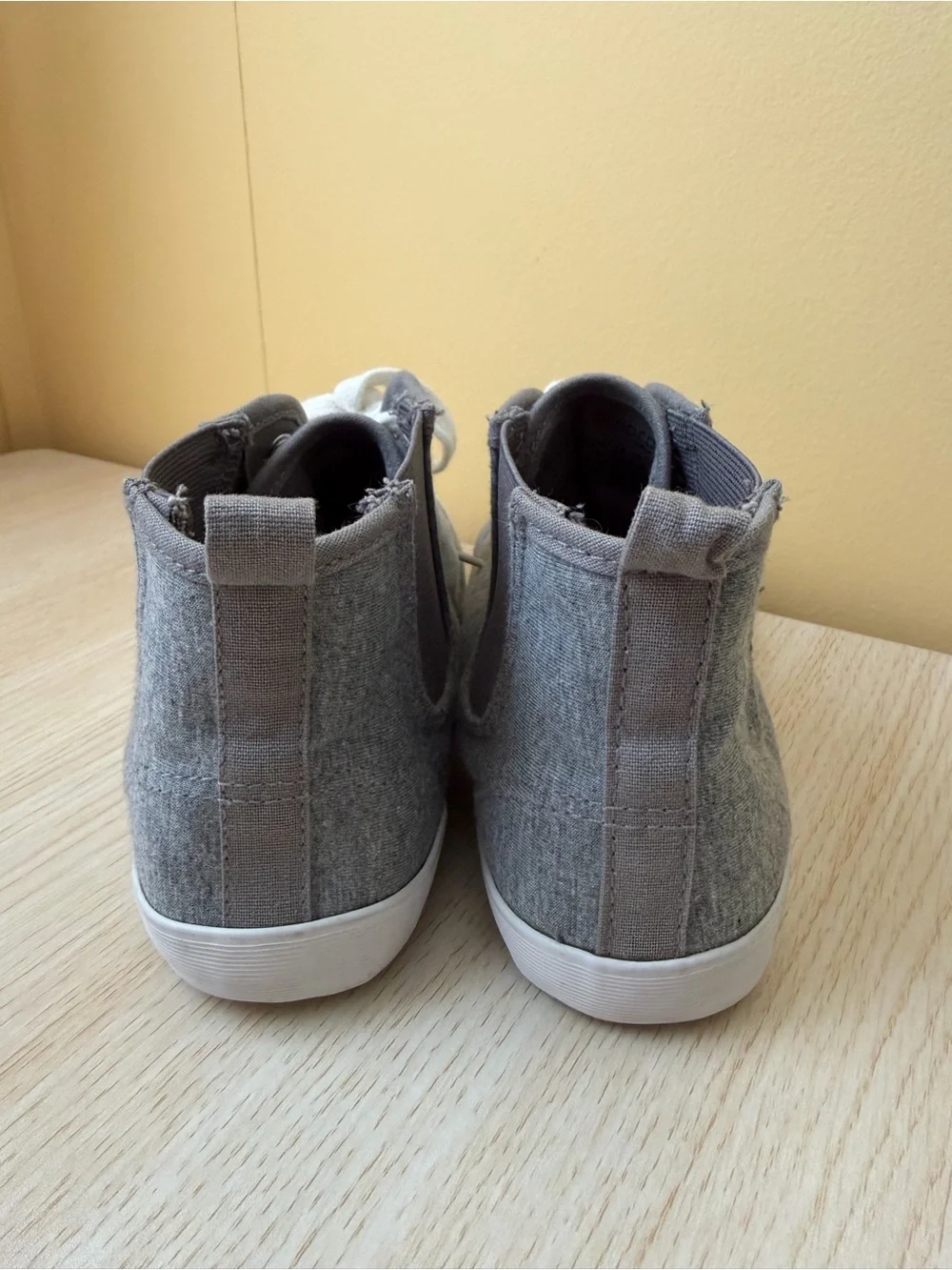 Divided by H&M Gray Mid/High Top Canvas Sneakers Size 7 Pre-owned Good Condition